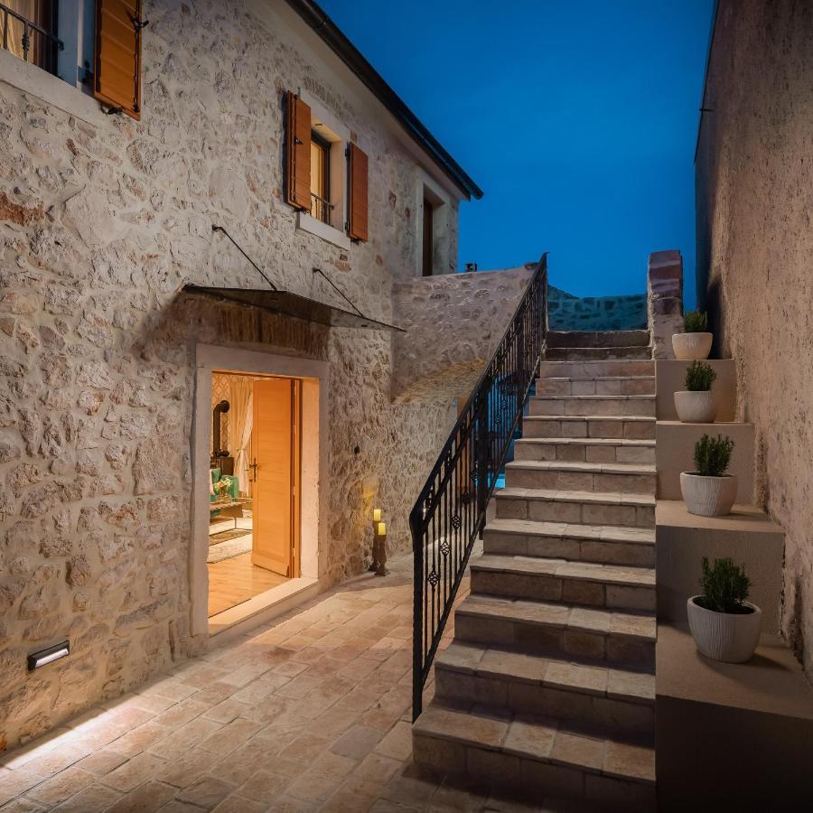 Villa Kameni Dvori Sveti Filip i Jakov Exteriör bild